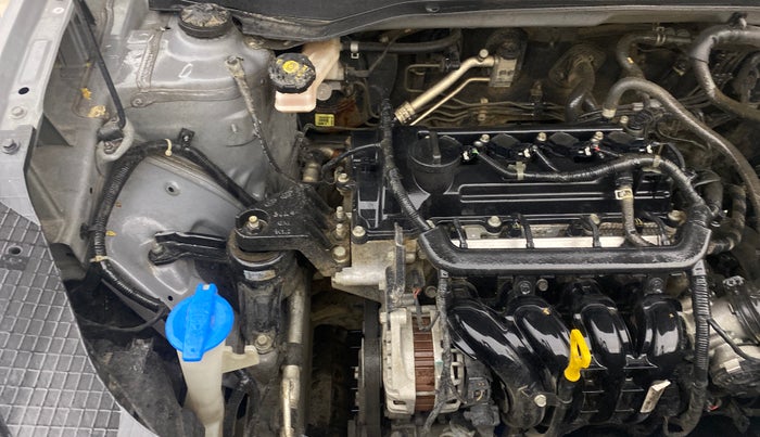 2019 Hyundai VENUE S 1.2, Petrol, Manual, 82,853 km, Engine View - Right