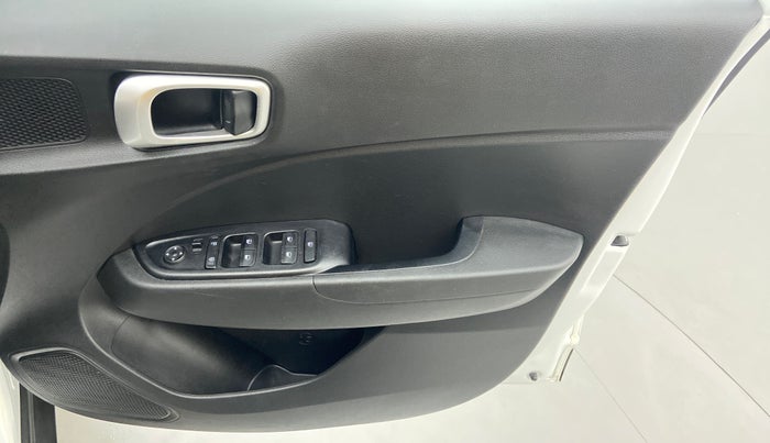 2021 Hyundai VENUE S MT 1.2 KAPPA, Petrol, Manual, 8,555 km, Driver Side Door Panels Control