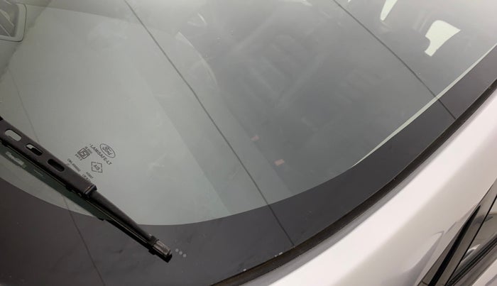 2017 Ford Ecosport TITANIUM+ 1.5L DIESEL, Diesel, Manual, 1,05,390 km, Front windshield - Minor - Windshield delamination