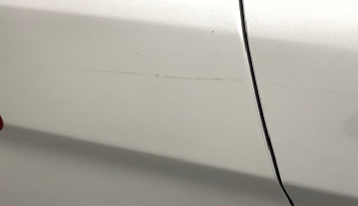 2017 Ford Ecosport TITANIUM+ 1.5L DIESEL, Diesel, Manual, 1,05,390 km, Right quarter panel - Minor scratches