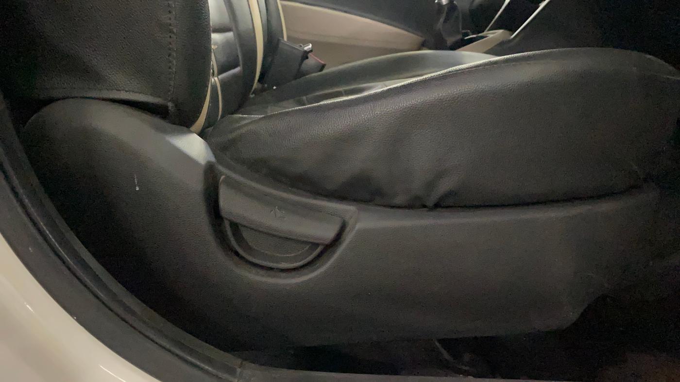 2018 Hyundai Grand i10 SPORTZ 1.2 KAPPA VTVT, Petrol, Manual, 34,083 km, Driver Side Adjustment Panel