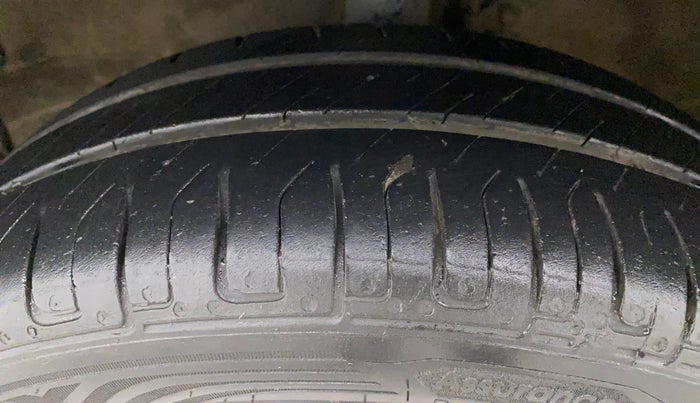 2013 Maruti Wagon R Stingray VXI, Petrol, Manual, 78,133 km, Left Front Tyre Tread