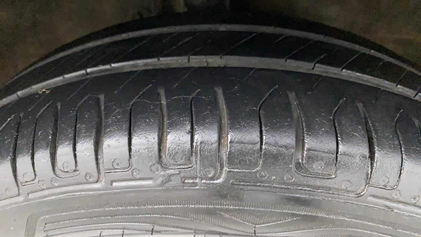 2013 Maruti Wagon R Stingray VXI, Petrol, Manual, 78,133 km, Right Front Tyre Tread