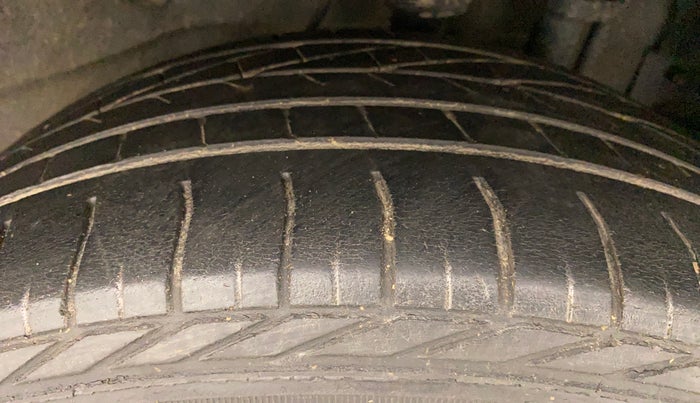 2019 Tata NEXON XZA PLUS PETROL DUAL TONE, Petrol, Automatic, 42,134 km, Left Rear Tyre Tread