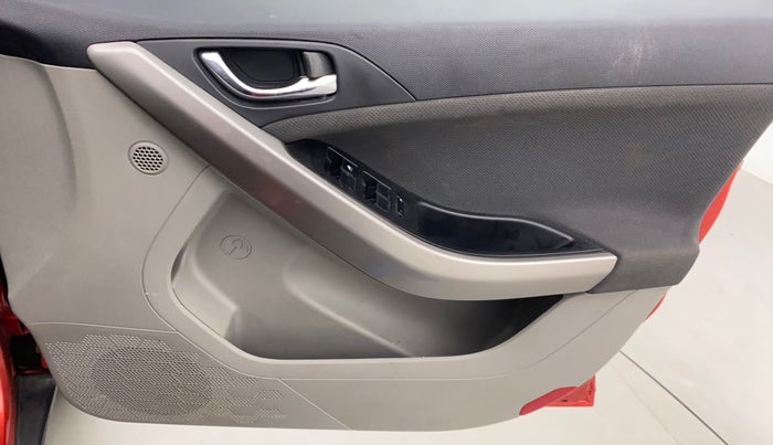 2019 Tata NEXON XZA PLUS PETROL DUAL TONE, Petrol, Automatic, 42,134 km, Driver Side Door Panels Control