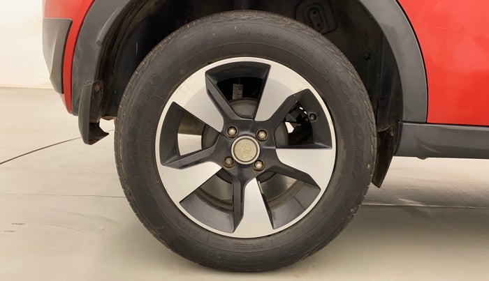 2019 Tata NEXON XZA PLUS PETROL DUAL TONE, Petrol, Automatic, 42,134 km, Right Rear Wheel