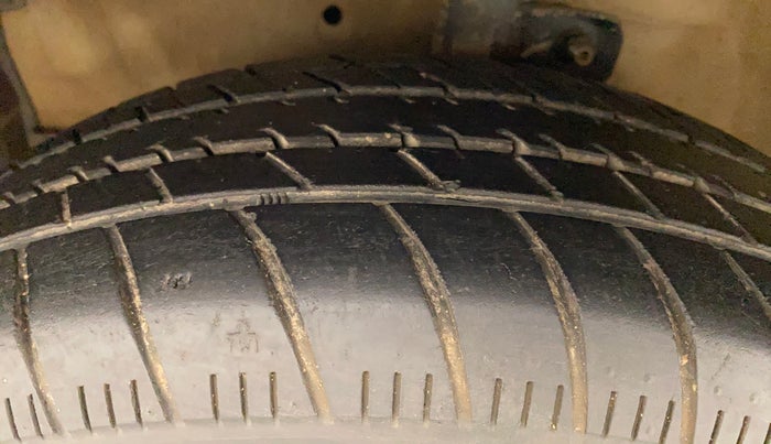 2016 Maruti Celerio ZXI AMT, Petrol, Automatic, 73,168 km, Left Front Tyre Tread