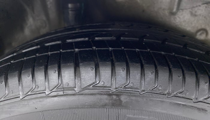 2018 Honda City V CVT, CNG, Automatic, 91,698 km, Right Rear Tyre Tread