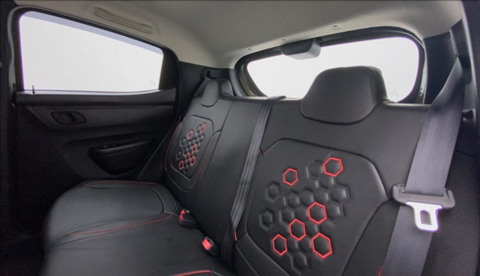 2021 Renault Kwid 1.0 RXT Opt, Petrol, Manual, 4,369 km, Right Side Rear Door Cabin