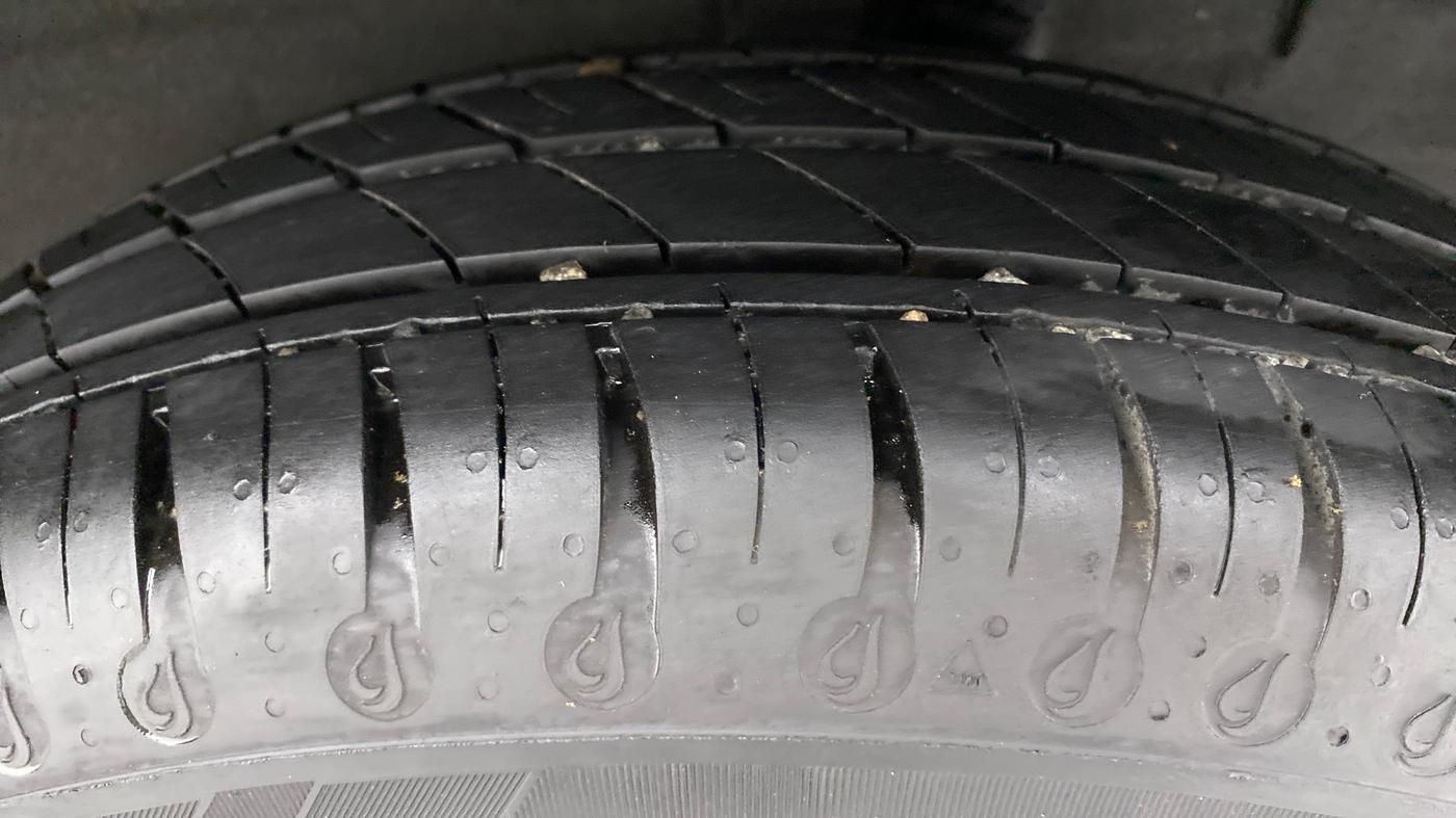 2021 Renault Kwid 1.0 RXT Opt, Petrol, Manual, 4,369 km, Left Rear Tyre Tread