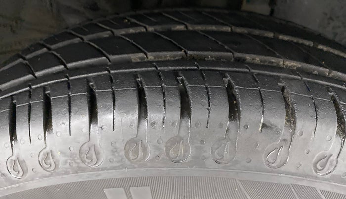 2021 Renault Kwid 1.0 RXT Opt, Petrol, Manual, 4,369 km, Right Front Tyre Tread