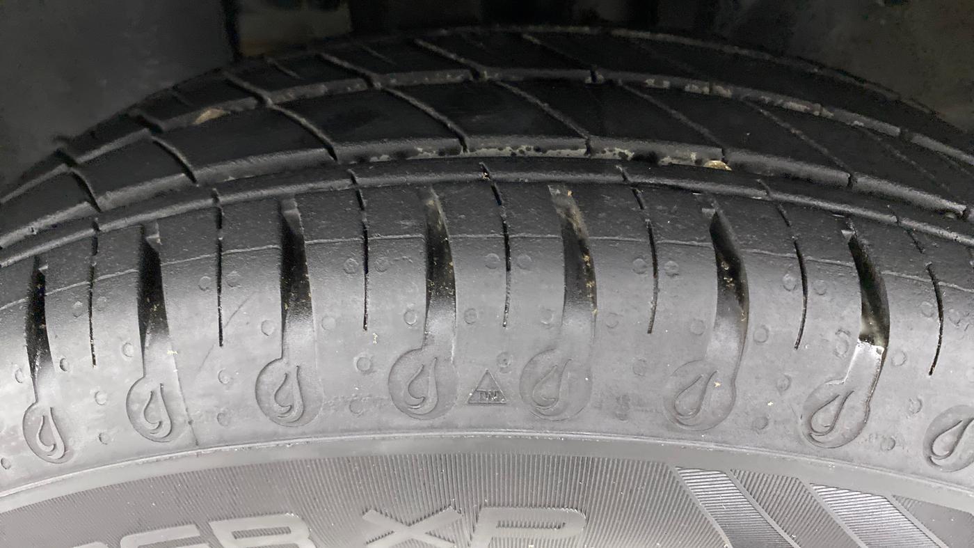2021 Renault Kwid 1.0 RXT Opt, Petrol, Manual, 4,369 km, Left Front Tyre Tread