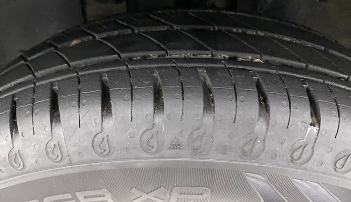 2021 Renault Kwid 1.0 RXT Opt, Petrol, Manual, 4,369 km, Left Front Tyre Tread