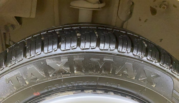 2016 Tata Tiago XT PETROL, Petrol, Manual, 70,339 km, Right Rear Tyre Tread
