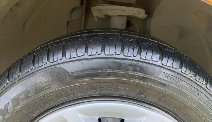 2016 Tata Tiago XT PETROL, Petrol, Manual, 70,339 km, Right Front Tyre Tread