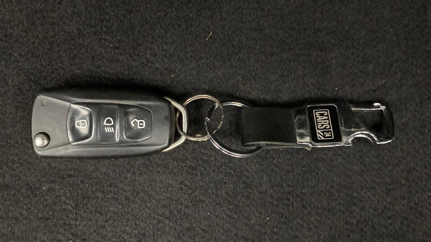 2015 Tata Zest XM RT 90 PS ABS, Petrol, Manual, 14,189 km, Key Close Up