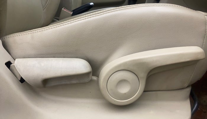 2018 Maruti Ciaz ALPHA  AT 1.5 SHVS PETROL, Petrol, Automatic, 52,276 km, Driver Side Adjustment Panel