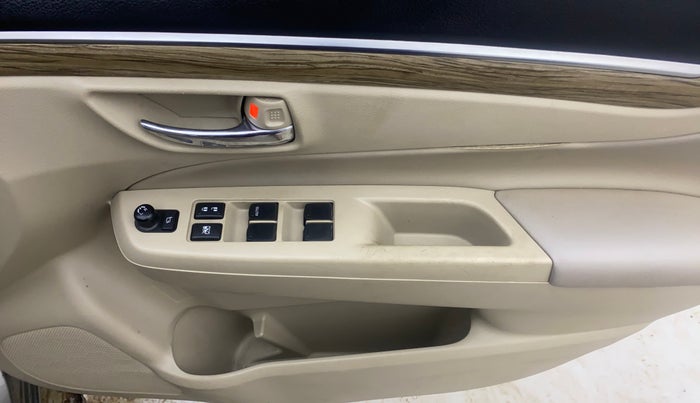 2018 Maruti Ciaz ALPHA  AT 1.5 SHVS PETROL, Petrol, Automatic, 52,276 km, Driver Side Door Panels Control