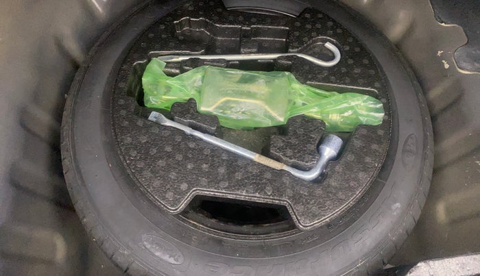 2018 Maruti Ciaz ALPHA  AT 1.5 SHVS PETROL, Petrol, Automatic, 52,276 km, Spare Tyre