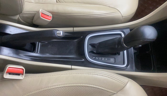 2018 Maruti Ciaz ALPHA  AT 1.5 SHVS PETROL, Petrol, Automatic, 52,276 km, Gear Lever