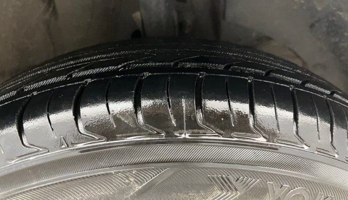 2019 Maruti Swift VXI, Petrol, Manual, 87,170 km, Right Front Tyre Tread