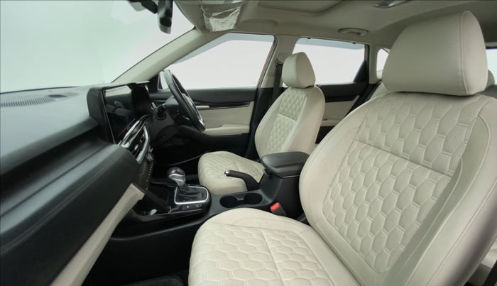 2019 KIA SELTOS HTX+ AT 1.5 DIESEL, Diesel, Automatic, 75,547 km, Right Side Front Door Cabin