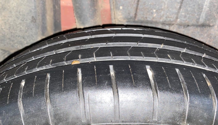 2017 Maruti Dzire ZXI, Petrol, Manual, 1,07,601 km, Right Rear Tyre Tread