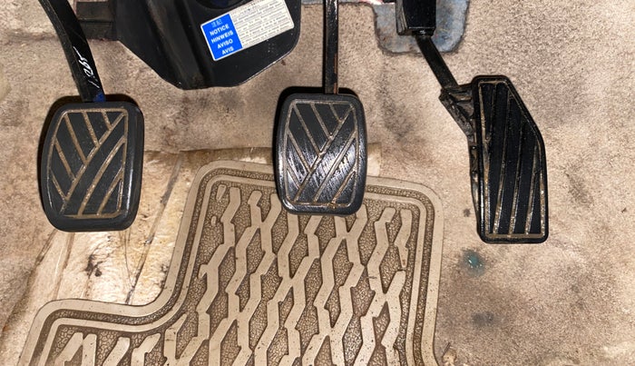 2017 Maruti Dzire ZXI, Petrol, Manual, 1,07,601 km, Pedals