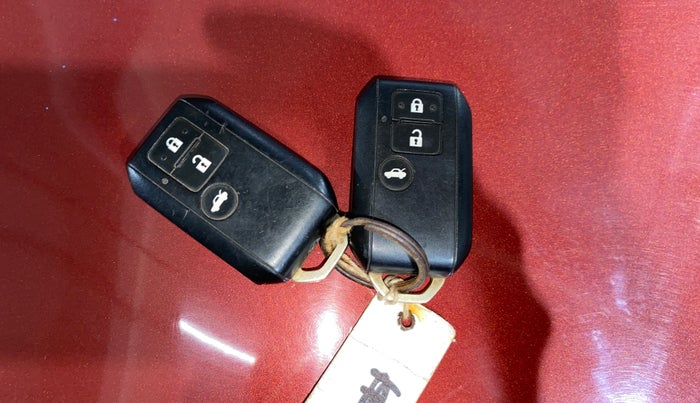 2017 Maruti Dzire ZXI, Petrol, Manual, 1,07,601 km, Key Close Up