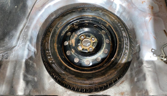 2017 Maruti Dzire ZXI, Petrol, Manual, 1,07,601 km, Spare Tyre