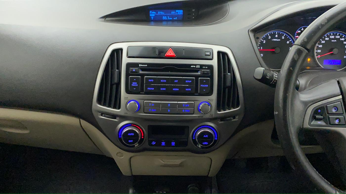 2014 Hyundai i20 SPORTZ 1.2, Petrol, Manual, 23,241 km, Air Conditioner