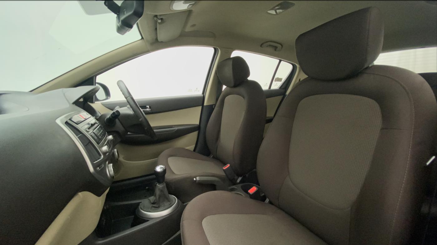 2014 Hyundai i20 SPORTZ 1.2, Petrol, Manual, 23,241 km, Right Side Front Door Cabin