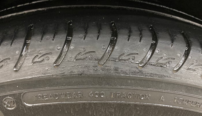 2022 KIA CARENS LUXURY PLUS 1.5 DIESEL AT 7 STR, Diesel, Automatic, 94,740 km, Right Rear Tyre Tread