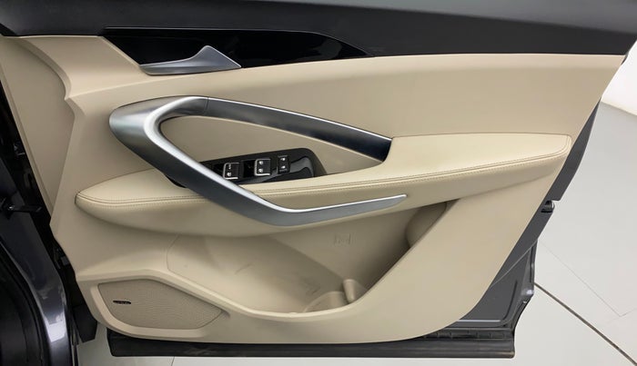 2021 MG HECTOR SHARP HYBRID 1.5 PETROL, Petrol, Manual, 20,753 km, Driver Side Door Panels Control