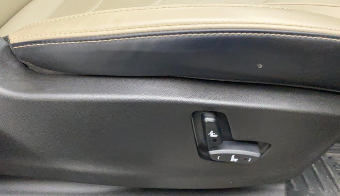 2021 MG HECTOR SHARP HYBRID 1.5 PETROL, Petrol, Manual, 20,753 km, Driver Side Adjustment Panel