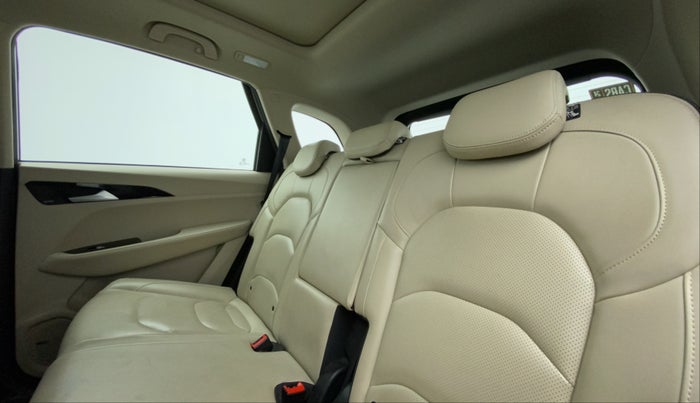 2021 MG HECTOR SHARP HYBRID 1.5 PETROL, Petrol, Manual, 20,753 km, Right Side Rear Door Cabin