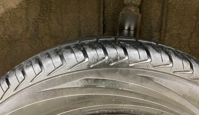 2019 Renault Kwid RXT 1.0 AMT (O), Petrol, Automatic, 25,299 km, Left Rear Tyre Tread