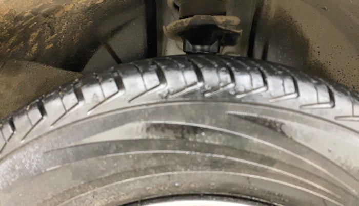 2019 Renault Kwid RXT 1.0 AMT (O), Petrol, Automatic, 25,299 km, Right Front Tyre Tread