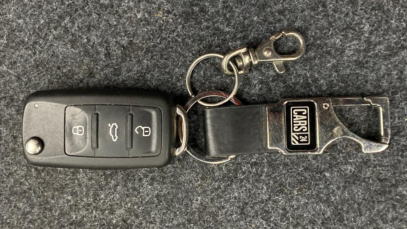 2019 Skoda Rapid MONTE CARLO 1.6 MPI MT, Petrol, Manual, 17,289 km, Key Close Up