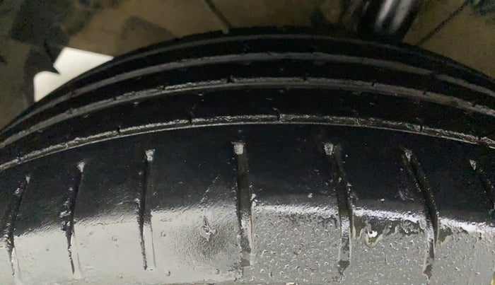 2017 Maruti Baleno ZETA PETROL 1.2, Petrol, Manual, 62,605 km, Left Front Tyre Tread