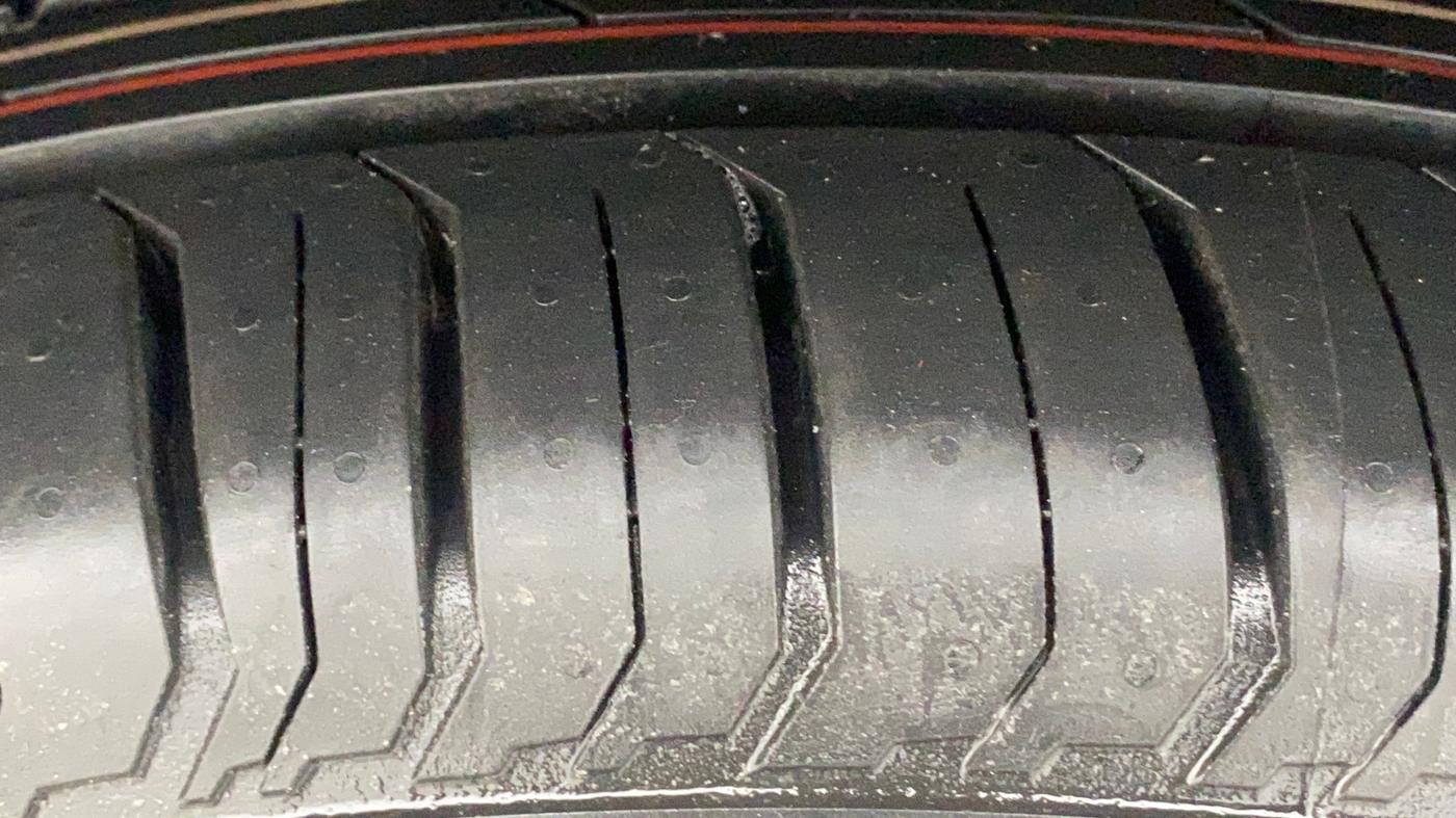 2021 Tata PUNCH ADVENTURE MT, Petrol, Manual, 31,302 km, Left Front Tyre Tread