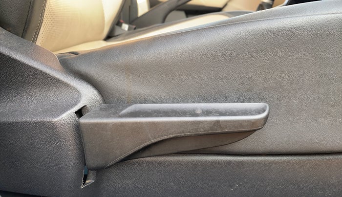 2022 Volkswagen VIRTUS TOPLINE TSI 1.0 AT, Petrol, Automatic, 67,723 km, Driver Side Adjustment Panel