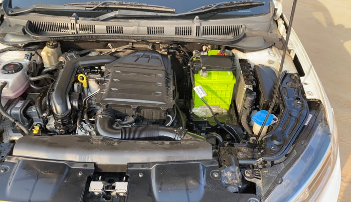 2022 Volkswagen VIRTUS TOPLINE TSI 1.0 AT, Petrol, Automatic, 67,723 km, Engine View - Left