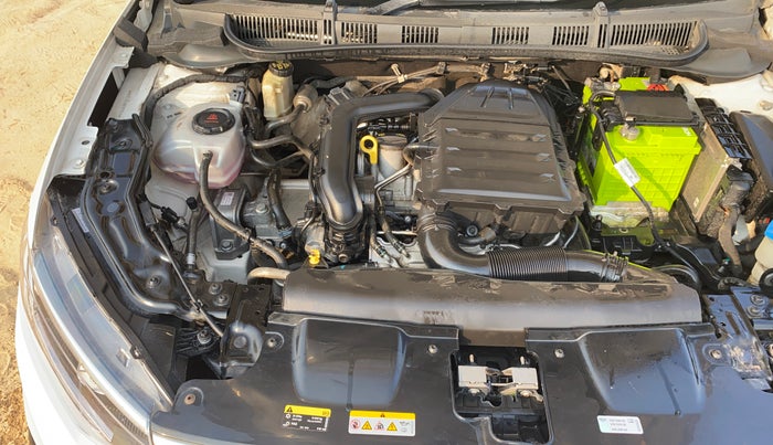 2022 Volkswagen VIRTUS TOPLINE TSI 1.0 AT, Petrol, Automatic, 67,723 km, Engine View - Right