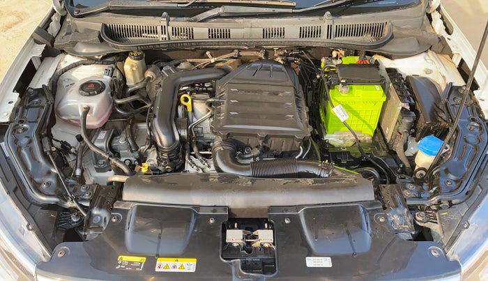 2022 Volkswagen VIRTUS TOPLINE TSI 1.0 AT, Petrol, Automatic, 67,723 km, Engine View