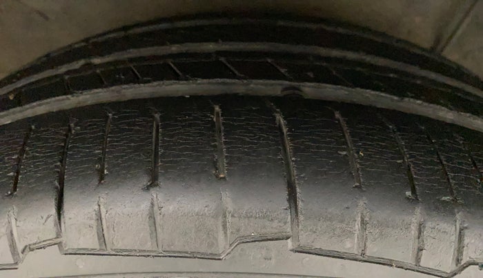 2012 Hyundai i20 ASTA 1.2, Petrol, Manual, 1,13,333 km, Right Rear Tyre Tread