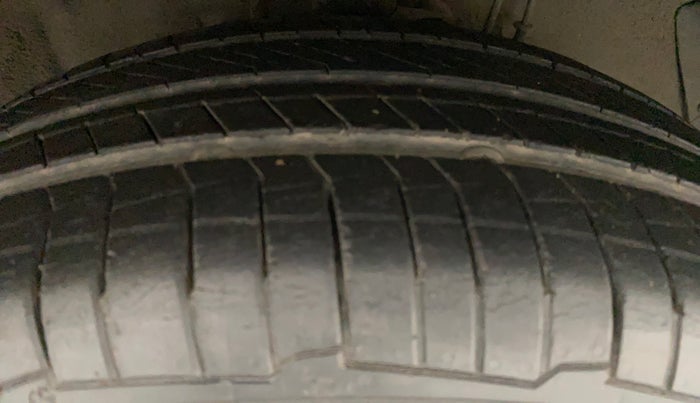 2012 Hyundai i20 ASTA 1.2, Petrol, Manual, 1,13,333 km, Right Front Tyre Tread