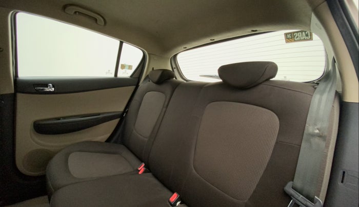 2012 Hyundai i20 ASTA 1.2, Petrol, Manual, 1,13,333 km, Right Side Rear Door Cabin