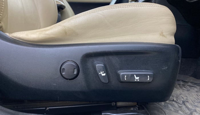 2016 Toyota Corolla Altis VL CVT PETROL, Petrol, Automatic, 67,969 km, Driver Side Adjustment Panel