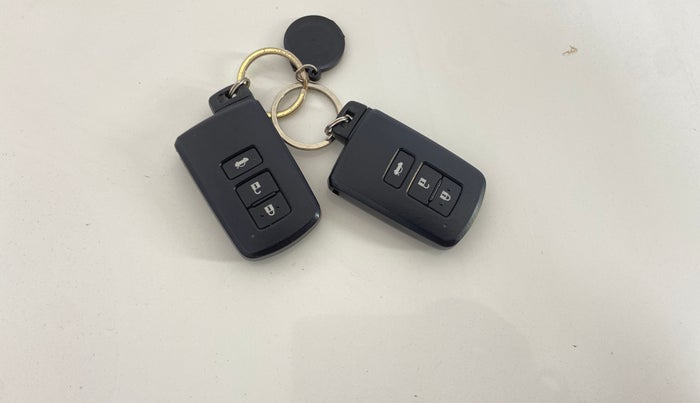 2016 Toyota Corolla Altis VL CVT PETROL, Petrol, Automatic, 67,969 km, Key Close Up